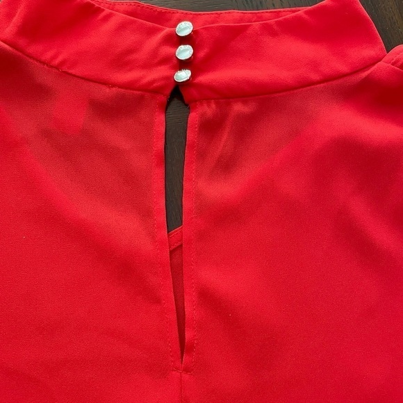 Vince Camuto women’s sleeveless sheer popover tiered red top size medium - Picture 4 of 7